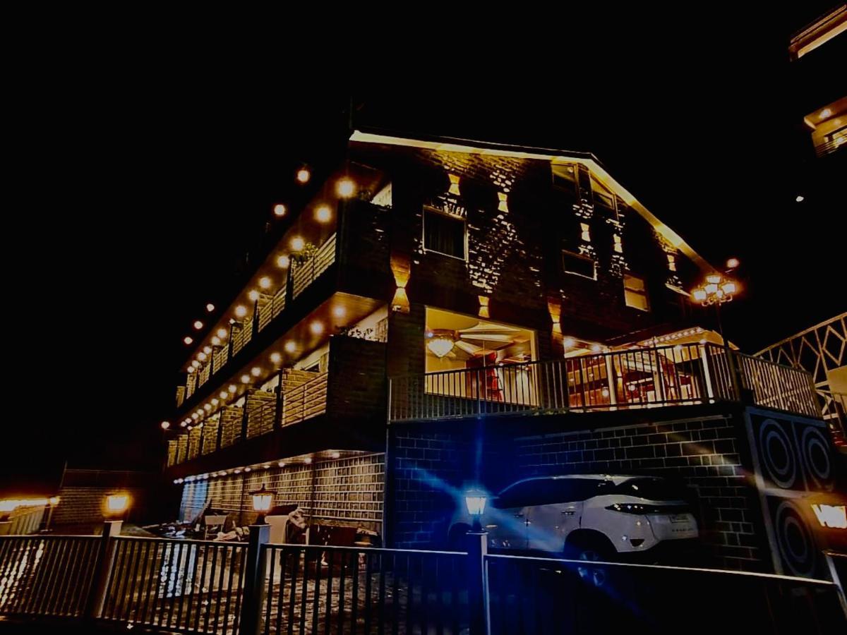Hotel Wood Stock Luxury - A Boutique Property - Penthouse - Open Air Restaurant & Terrace Kasauli Kültér fotó