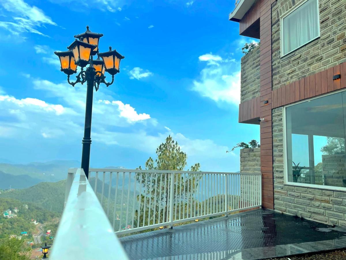 Hotel Wood Stock Luxury - A Boutique Property - Penthouse - Open Air Restaurant & Terrace Kasauli Kültér fotó